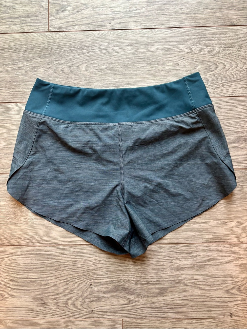 Athleta Run With It Short 3.5 Teal Heather Blue Womens Small Running Athletic
